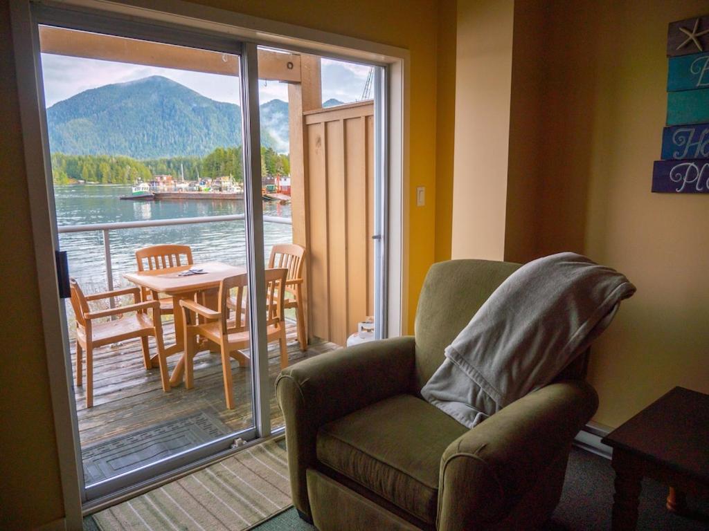 Waterfront View Of The Inlet, Short Walk To Town Appartement Tofino Buitenkant foto