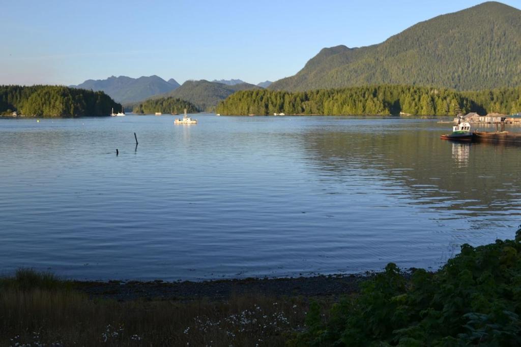 Waterfront View Of The Inlet, Short Walk To Town Appartement Tofino Buitenkant foto